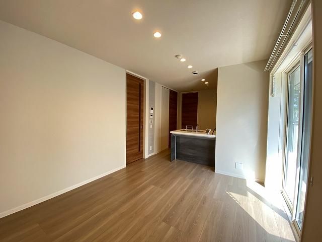 �y���ԁE���r���O�z�@