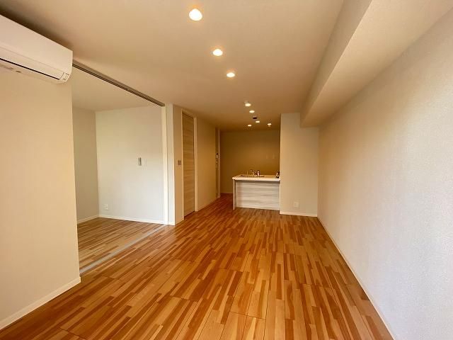 �y���ԁE���r���O�z�@