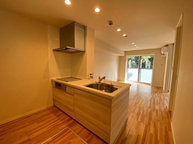 �y�L�b�`���z�@