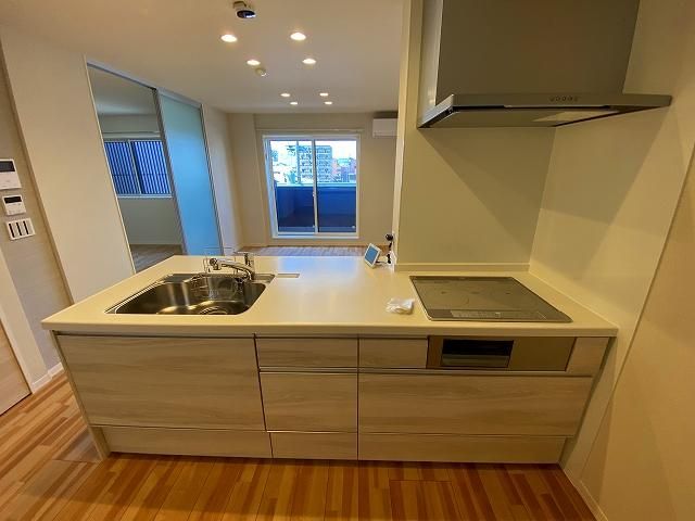 �y�L�b�`���z�@