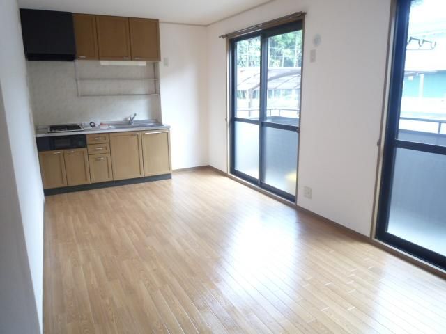 �y���ԁE���r���O�z�@