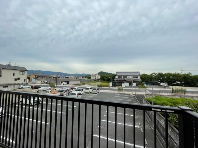 �y���]�z�@