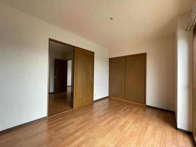 �y�����E���r���O�z�@