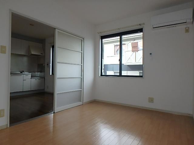 �y���ԁE���r���O�z�@