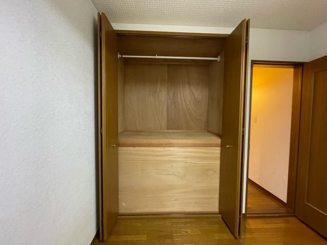 y[z@