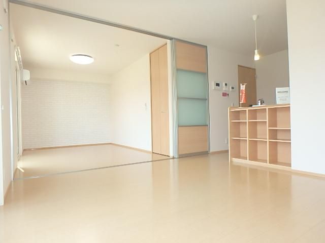 �y���ԁE���r���O�z�@