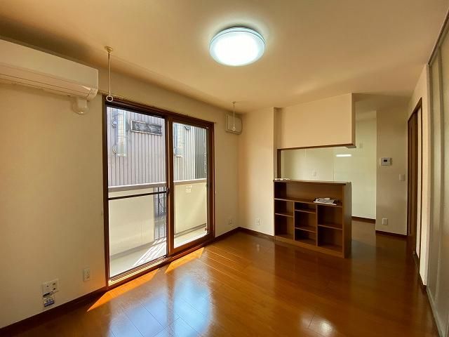 �y�����E���r���O�z�@