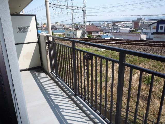yoRj[z@