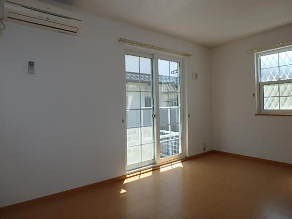 �y�����E���r���O�z�@