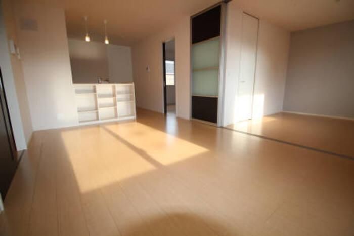 �y���ԁE���r���O�z�@