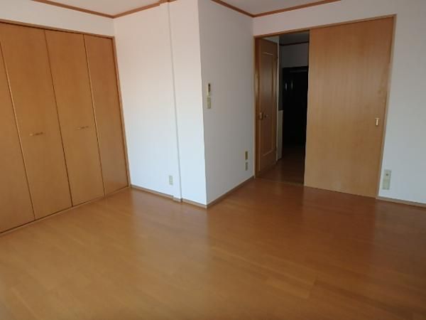 �y���ԁE���r���O�z�@
