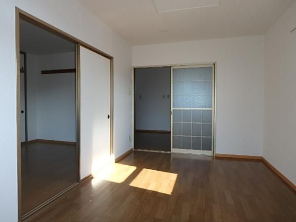 �y�����E���r���O�z�@