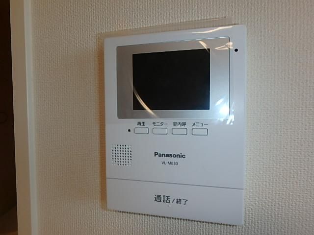 �y�Z�L�����e�B�z�@