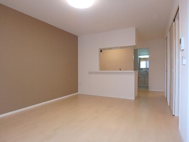 �y�����E���r���O�z�@