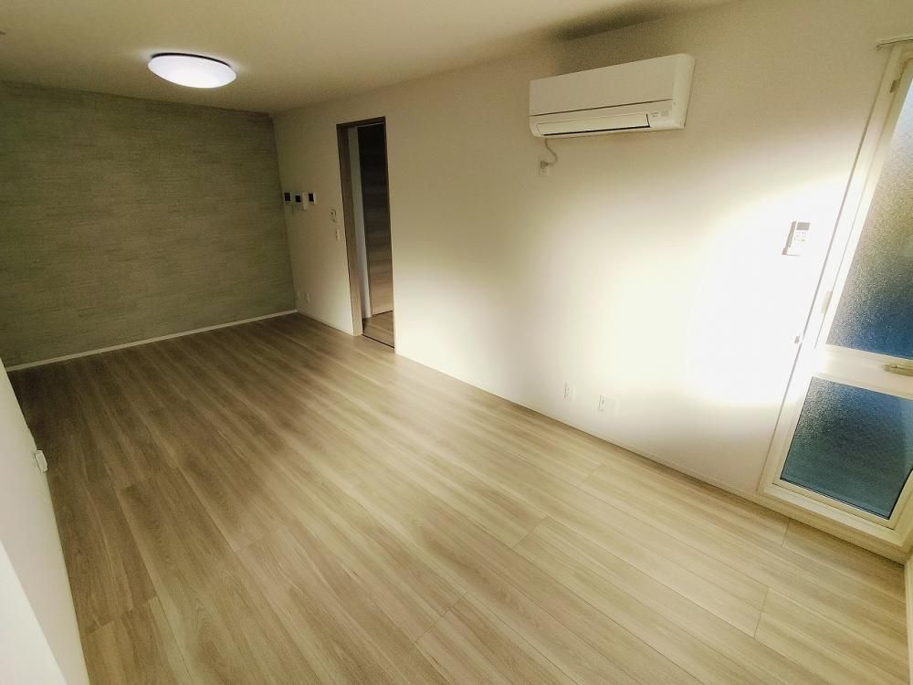 �y�����E���r���O�z�@