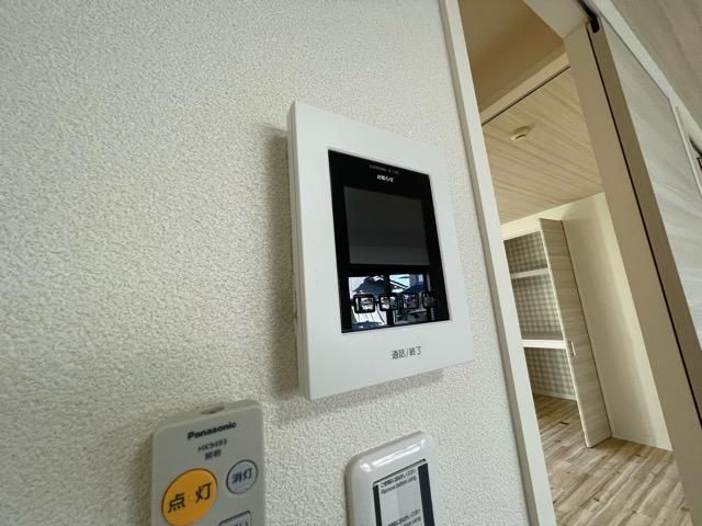 �y�Z�L�����e�B�z�@