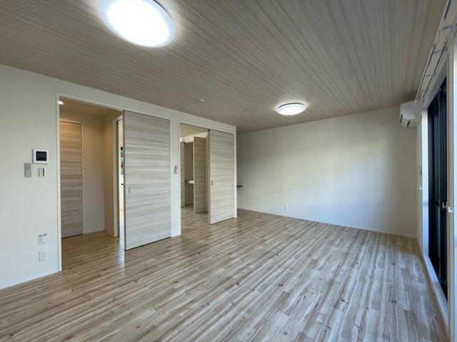 �y�����E���r���O�z�@