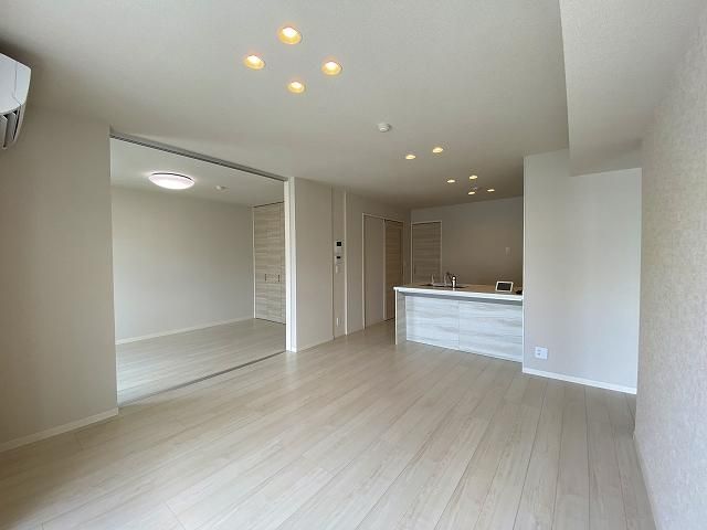 �y���ԁE���r���O�z�@