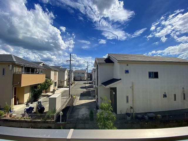 �y���]�z�@