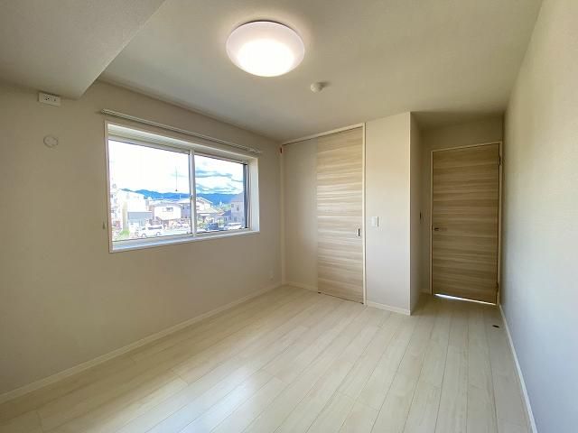 �y�����E���r���O�z�@