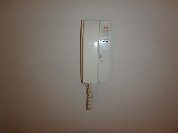 �y�Z�L�����e�B�z�@