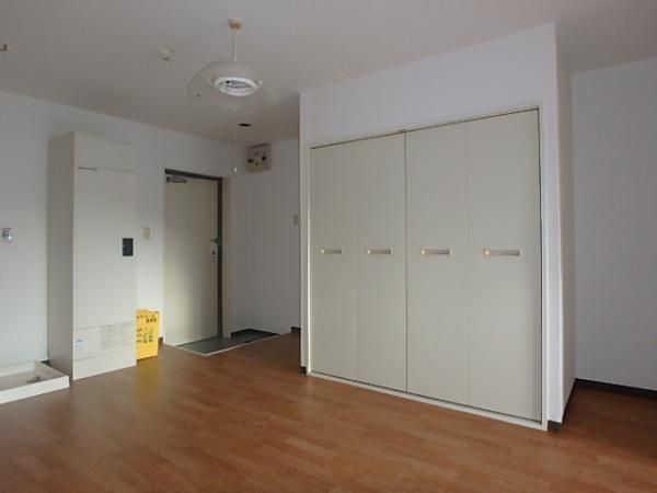 �y�����E���r���O�z�@