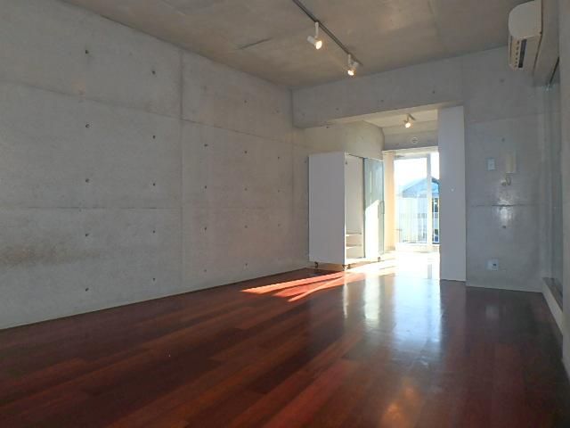 �y�Q���z�@