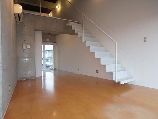 �y���ԁE���r���O�z�@