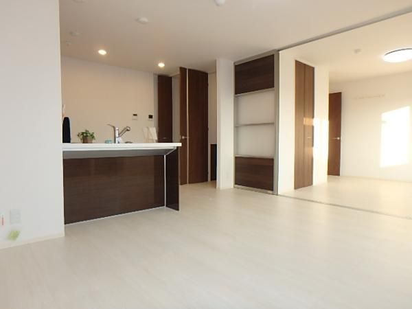 �y���ԁE���r���O�z�@