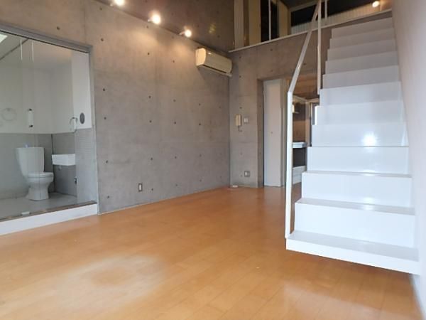 �y�����E���r���O�z�@