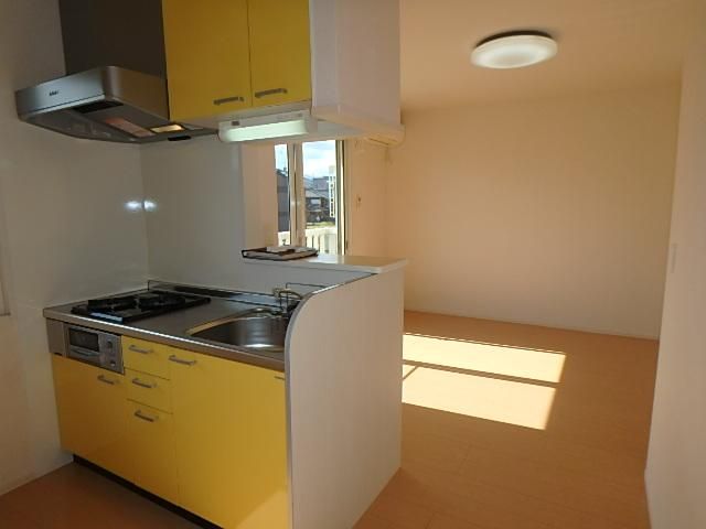 �y�����E���r���O�z�@