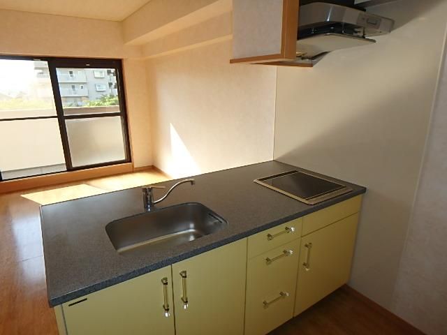 �y�L�b�`���z�@