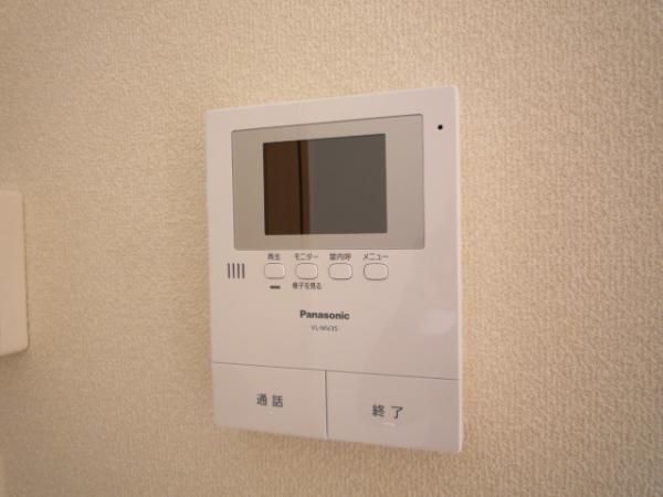 �y�Z�L�����e�B�z�@