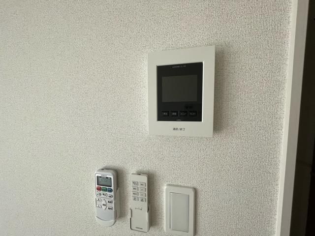 �y�Z�L�����e�B�z�@