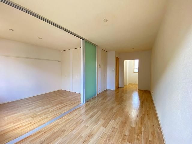 �y���ԁE���r���O�z�@