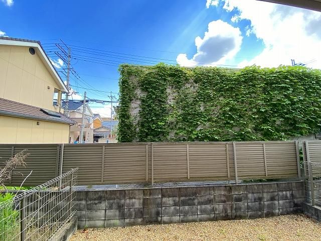 �y���]�z�@