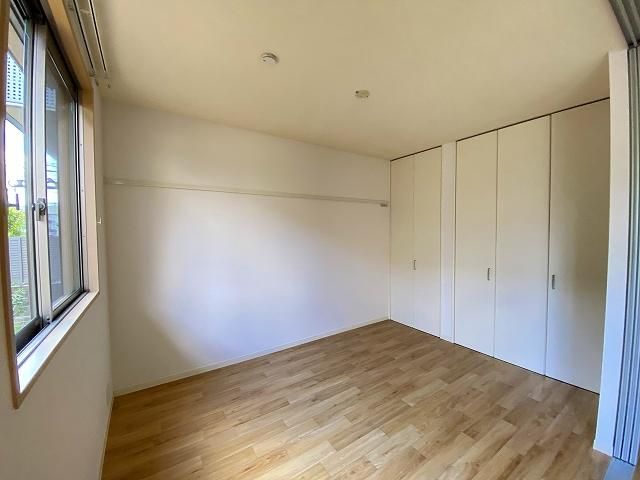 �y�����E���r���O�z�@