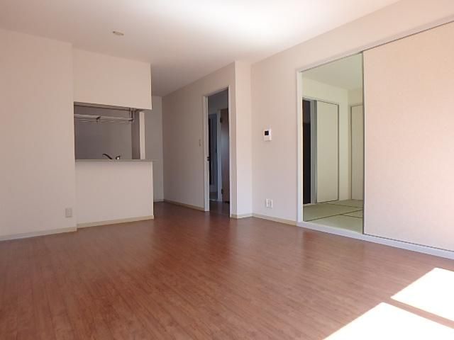 �y�����E���r���O�z�@