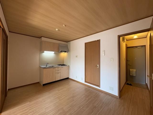 �y���ԁE���r���O�z�@���L�X�t���[�����O���d�l��