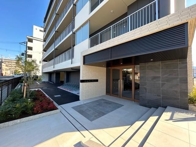 �y�G���g�����X�z�@