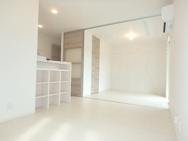 �y�����E���r���O�z�@