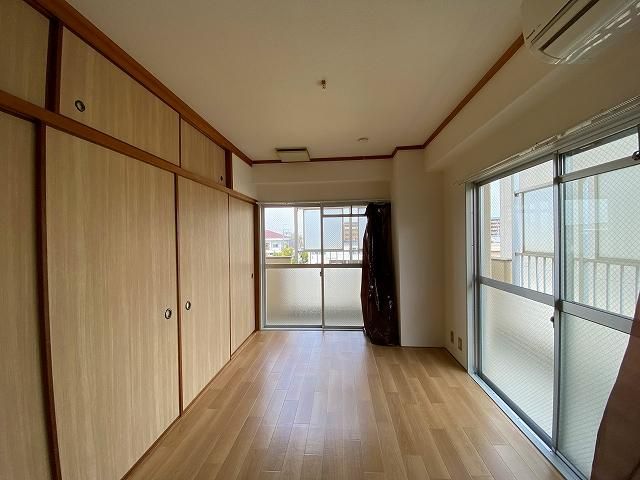 �y���ԁE���r���O�z�@