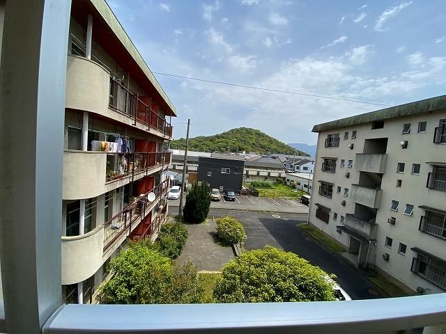 �y���]�z�@