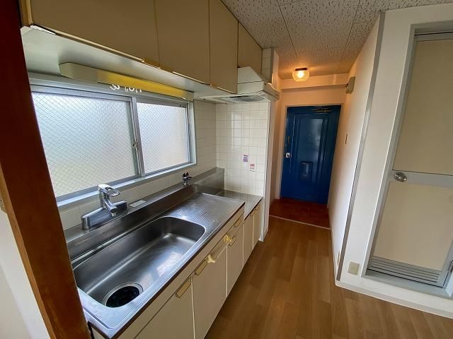 �y�L�b�`���z�@