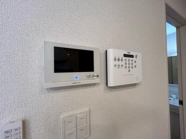 �y�Z�L�����e�B�z�@