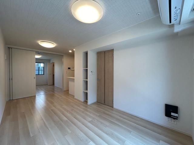 �y�����E���r���O�z�@