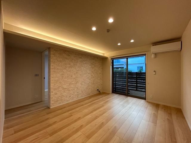 �y���ԁE���r���O�z�@