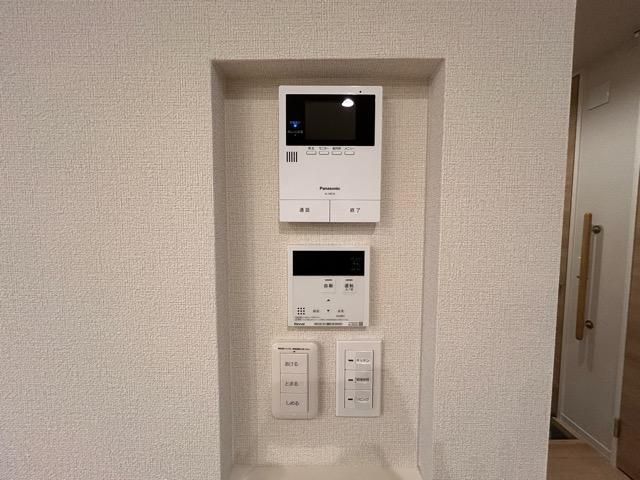 �y�Z�L�����e�B�z�@