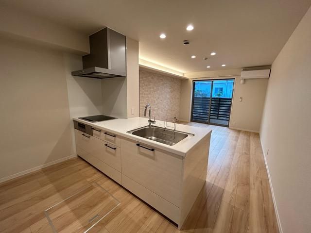 �y�����E���r���O�z�@