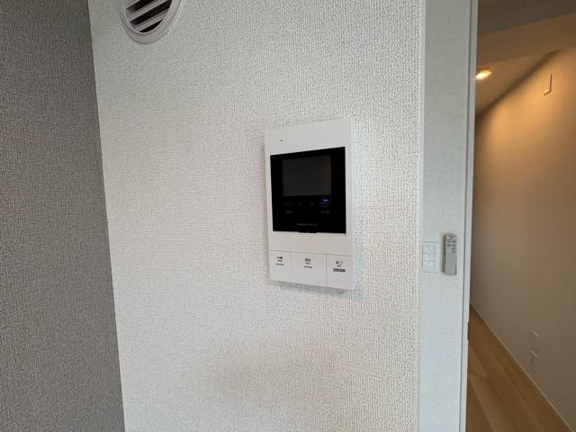 �y�Z�L�����e�B�z�@